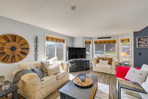5BR Home Near Breweries Wineries Weddings and More