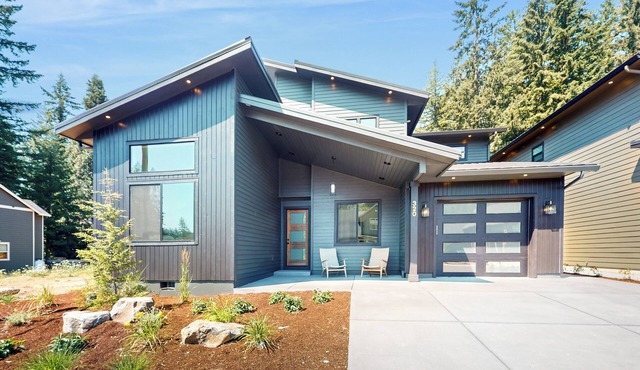 5BR Home w/Nearby Lake, A/C & Private Backyard