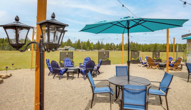 6 Mi to Lake Pend Oreille! Cozy Cabins w/Views