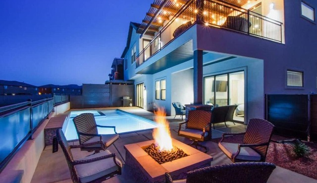 61-62| 2 Homes Duplex in Ocotillo Springs with Private Pool
