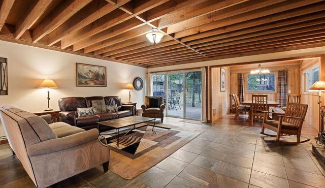 7 Little Court home