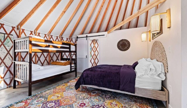 7 mins from Lava Hot Springs-Thailand Themed Yurt