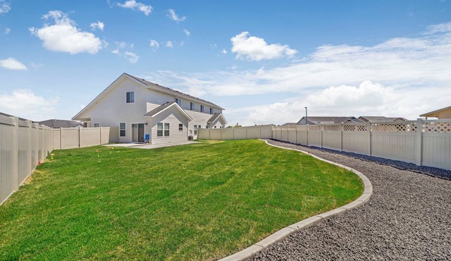 893 Brand new construction 2 level townhome central TF
