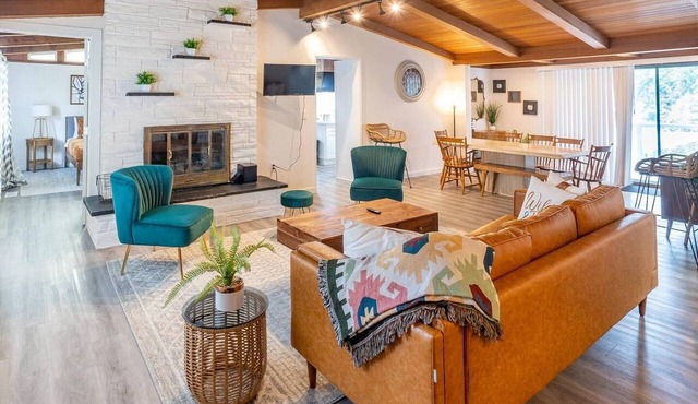 8BR Retreat|Sleeps 20Deck, BBQ, SeaTac | Sophari J