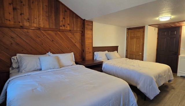 90 acre ranch with lodging in Bonners Ferry