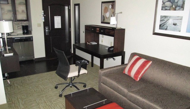 Accessible 1BR Suite w/Kitchen | Breakfast + Pool