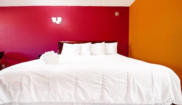 Accessible King Bed|Seiling, OK in Seiling