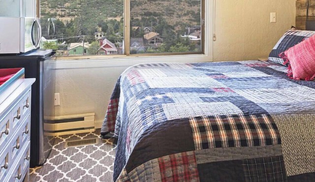 Acorn Chalet #5 - Walk to PC ski base! STUDIO!