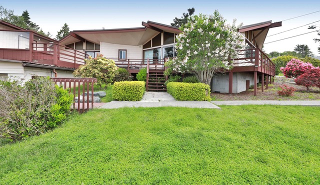 Admiral's Nest by AvantStay | Beach, Pool, Deck