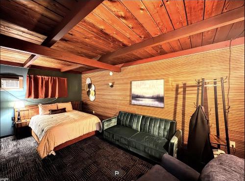 adoba inn Charlevoix