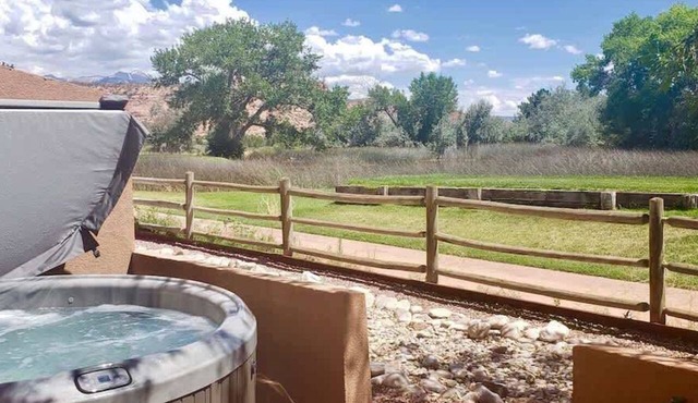 Adobe Dreams ~ 3292, Private hot tub overlooks the golf course, pet friendly!