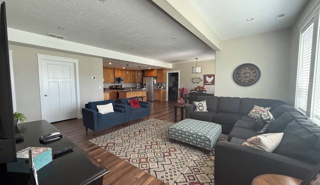 All One Level Basement Unit Large Great Room Kitchen 3 bed 2 baths