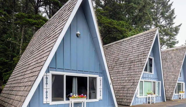 Alpine Chalet #6 Full Loft - Otter Rock, OR