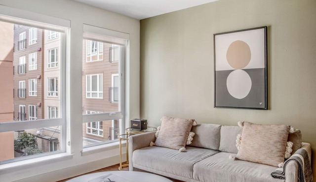 Amazing Bellevue 1BR w/Gym, Lounge & Rooftop, nr Coffee, by Blueground