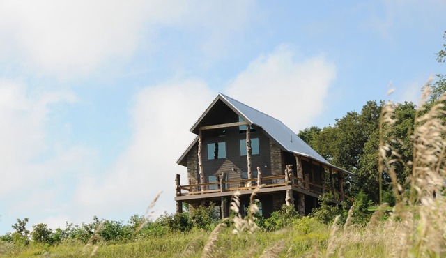Antler Hill Lodge- Newly Built!