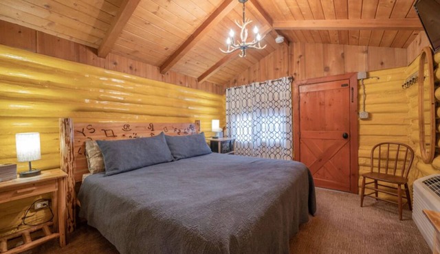 Ashton Historic Log Cabin 9