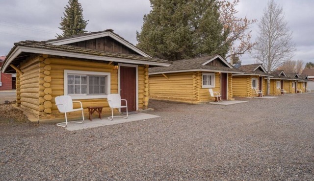 Ashton Historic Log Cabins 8