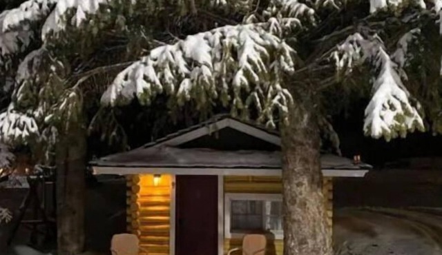 Ashton Historic Log Cabins 4