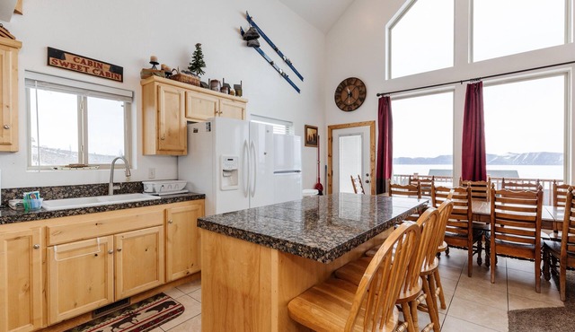 Aspen Cabin with Private Hot Tub and Gorgeous Views of Bear Lake