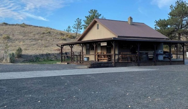 Authentic, Cozy Rustic Cowboy Bunkhouse at Pedersen Ranch! Pet Friendly!