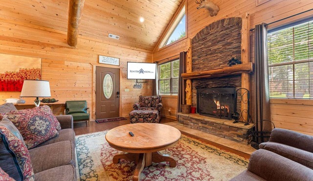 Authentic Log Cabin w Private Hot Tub, Fire Pit & Pool Table I Near Big Cedar