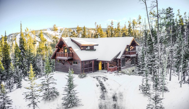 Authentic Ski-in Ski-out Powder Ridge Log Cabin