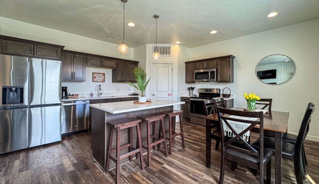 Avani Home, Dog friendly, close to Market/Marina