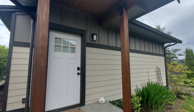 Awesome 1-bedroom cottage in sunny Sequim for a relaxing stay