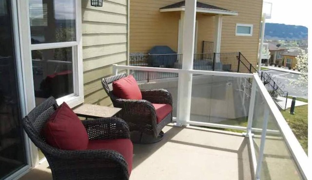 B50-Condo near pool & Gorge shuttle