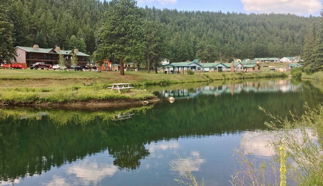 Bailey Lodge