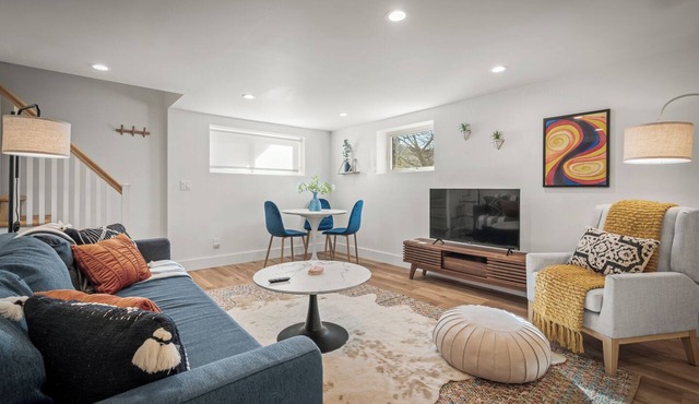 Ballard Private Suite: Near Transit & Local Eats