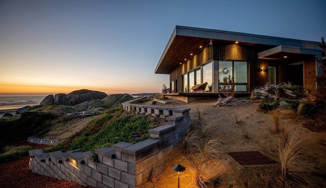 Bandon Beach - Ocean View, Hot Tub & Beach Access
