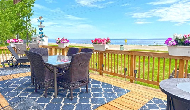 Bay View Chalet On Whitefish Bay, (3 bed/2 bath)