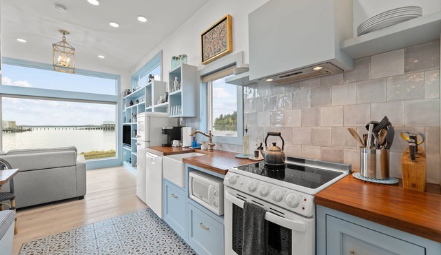 Bayfront Tiny Home - Tillamook Bay/Garibaldi