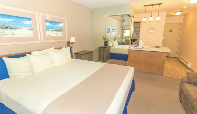 Beachfront Escape with Pool, Fire Pit, BBQ Grills & Stunning Ocean Views