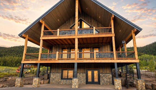 Bear Creek Lodge+Wifi+Hotub+Sauna+AC+12minstoYNP
