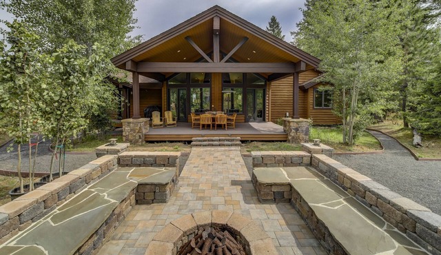 Bear Discovery - Spectacular - Tamarack - 5BR - ski in ski out - hot tub