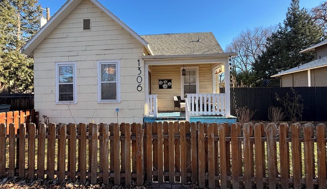 Beautiful Boise Historic District Stay – Walkable, Bikeable, Unforgettable!