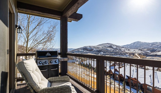Beautiful Condo | Private Balcony & Hot Tub