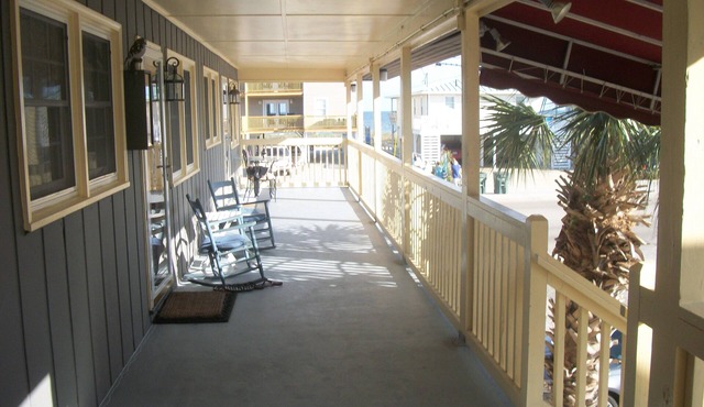 Beautiful Efficiency Condo Across The Street from Beach. Great Pool & Deck Area. in North Myrtle Beach