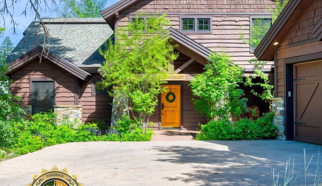 Beautiful Estate Home|Gas Fireplace|Outdoor BBQ