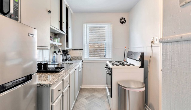 Beautiful Family Residence near Downtown Detroit