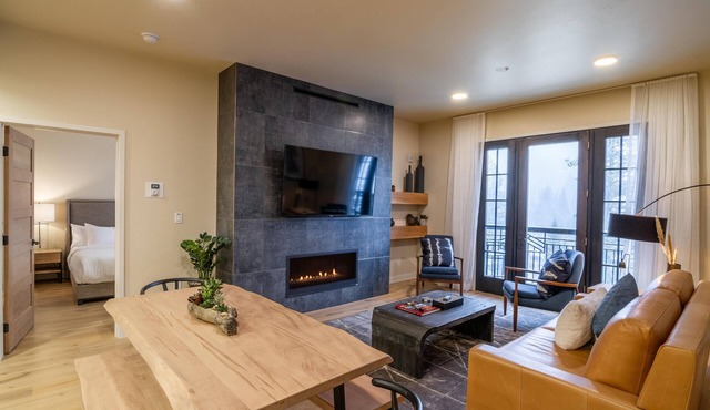 Beautiful|Gas Fireplace|Mountain View|Balcony