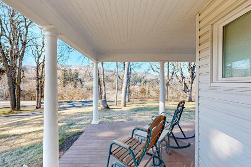 Beautiful historic family home on a Cherry Orchard with patio grill and WiFi