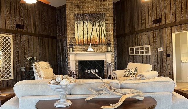 Beautiful Lake Front Home with Amazing Views Located Just 15 miles to UA.
