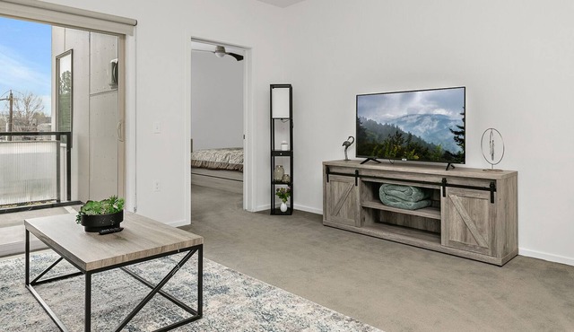 Beautiful location in downtown with AMAZING views