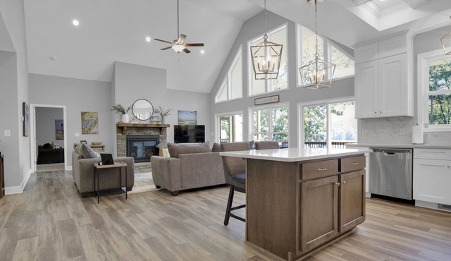 Beautiful new construction in Turtle Head community on Lake Keowee in Salem