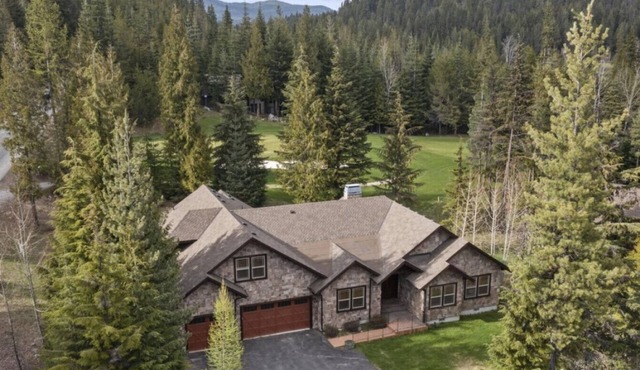 Beautiful Priest Lake Home on the Golf Course