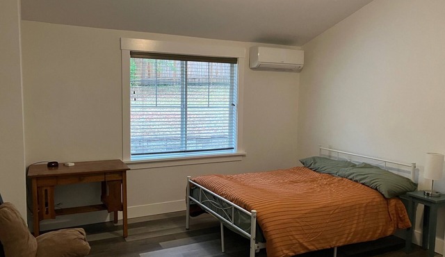Beautiful Quiet Cozy remodeled riverfront home.