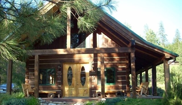 Beautiful Sloway Cabin by the Clark Fork River